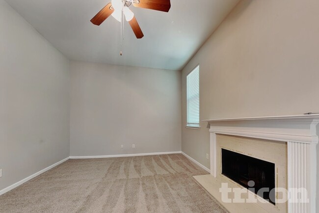Photo - 46 Crescent Woode Way
