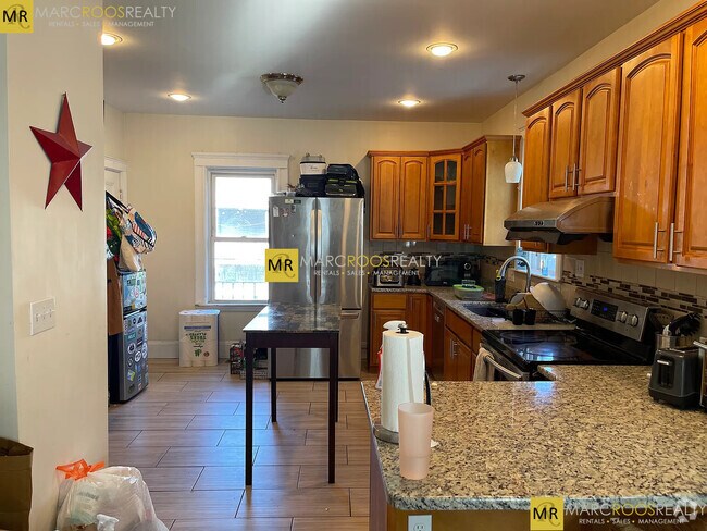 Building Photo - 14 Bay State Ave Unit 2 Rental