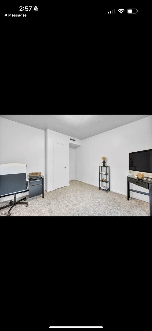 Photo - 15825 Van Aken Blvd