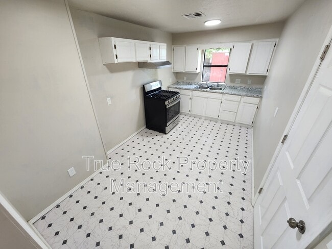 Photo - 315 S Cherry Ave