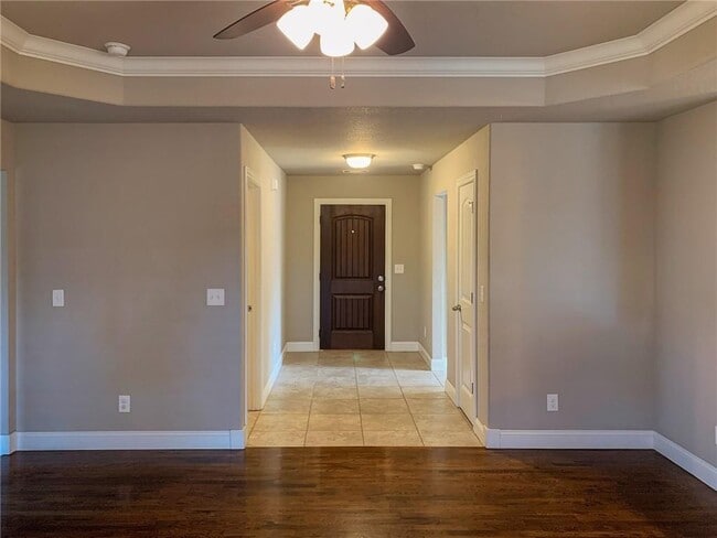 Photo - 900 SW Crownview St