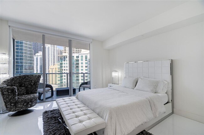 Photo - 1300 Brickell Bay Dr Unit 1912