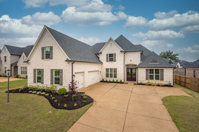 Building Photo - 5143 Lawrenceburg Ln