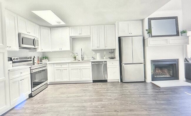 Building Photo - 8332 Regents Rd Unit 3A Rental