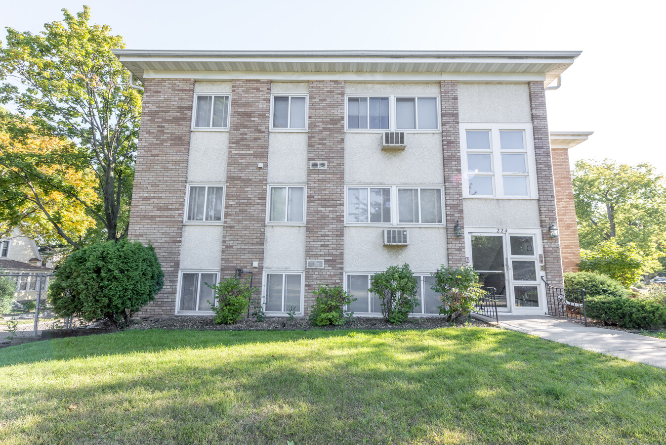 224 Cedar Lake Road North - 224 Cedar Lake Road North Apartments