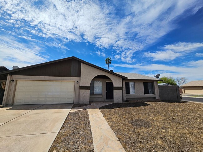 3 bedroom 2 bath - North Phx home - single... - 3 bedroom 2 bath - North Phx home - single...