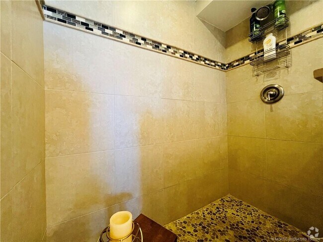 Building Photo - 7380 S Ocean Dr Unit 221 Rental