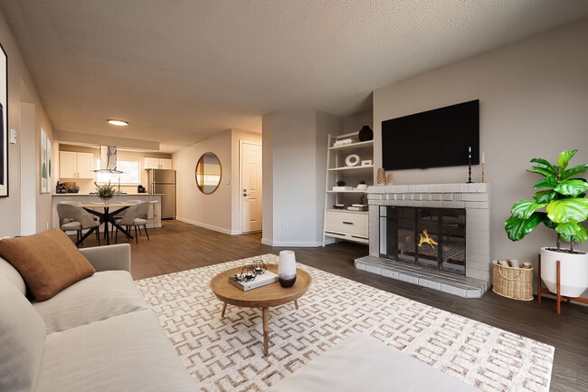 1202 Pearl