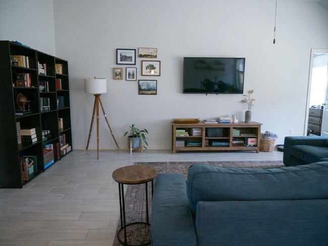 Photo - Gorgeous 3-Bedroom Home with Granite Countertops in 6 Creeks! Must-See!