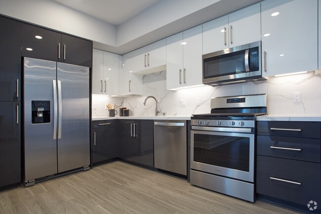 2BR, 2BA - 1167 SF