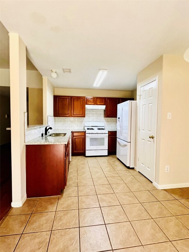 Photo - 25330 Barmby Dr