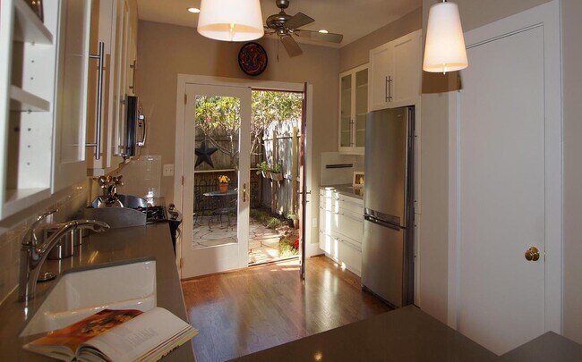 Photo - 307 9th St SE