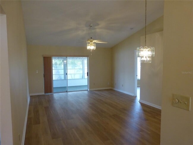 Photo - 1481 Cairn Ct