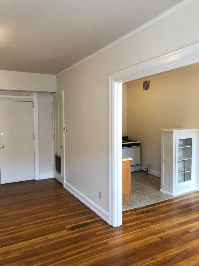 Photo - 1 & 2 Bedroom Apartments in Downtown Indianapolis - Meridian Plaza Awaits You!