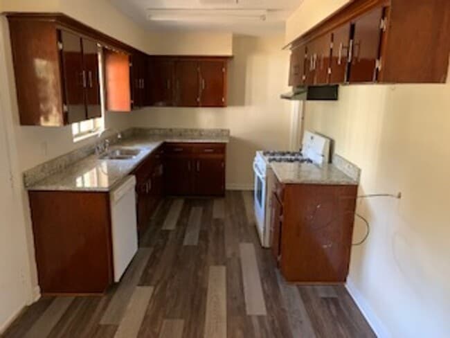 Photo - 3/2 Brick Home near USA campus