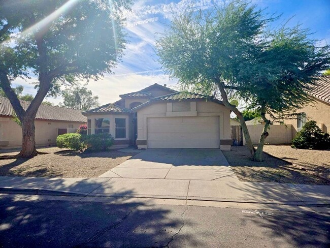 Building Photo - REMODELED 3-BEDROOM BY SAN TAN MALL