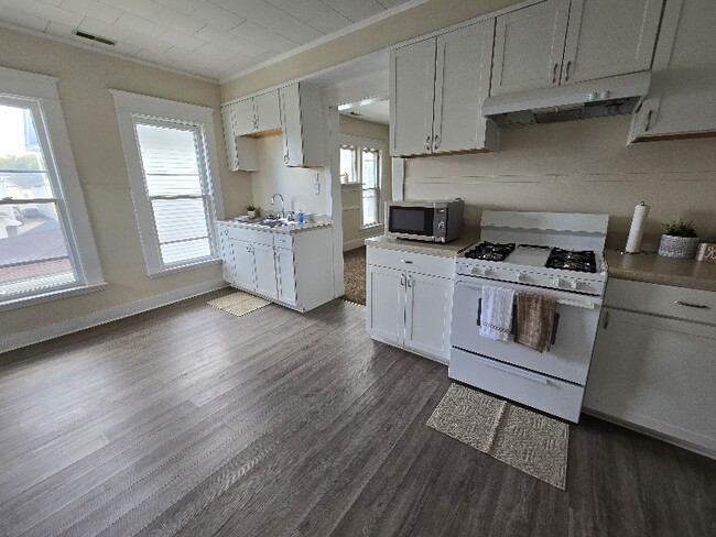 Photo - 718 W 23rd St