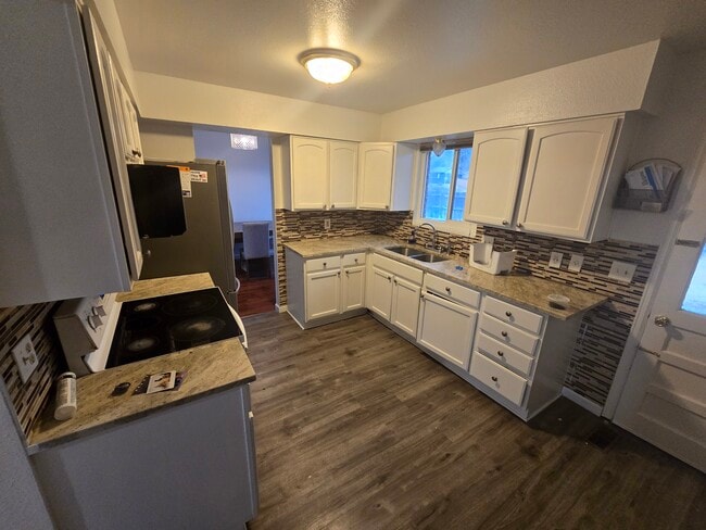 Photo - 1949 S Mobile St