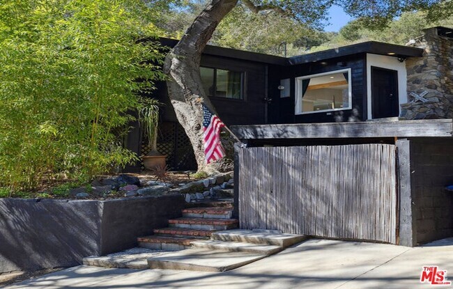 Building Photo - 583 California Trail Rental