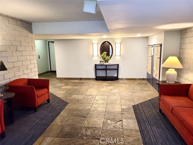 Building Photo - 266 S Madison Ave Unit 106 Rental