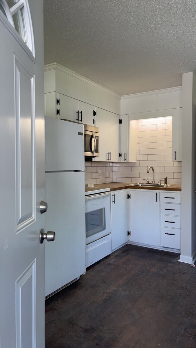 Kitchen - 6051 Tobaccoville Rd Apartments