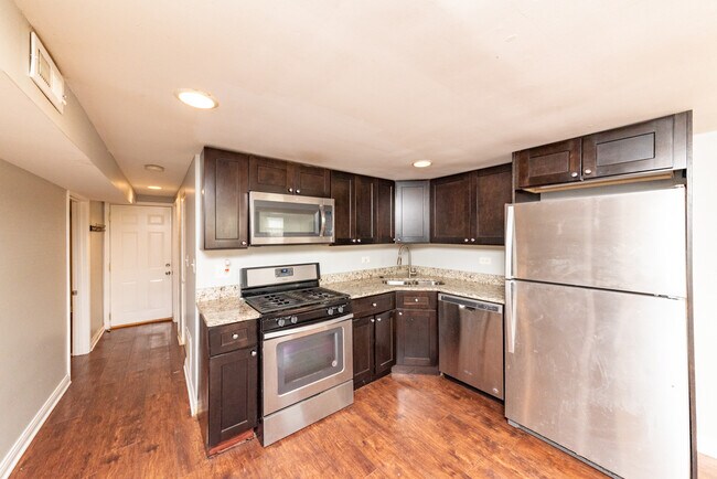 Photo - 5344 W Eddy St Unit G