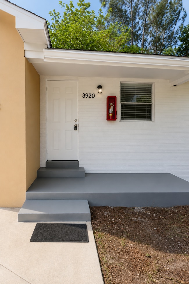 Photo - 3920 7th Ave N
