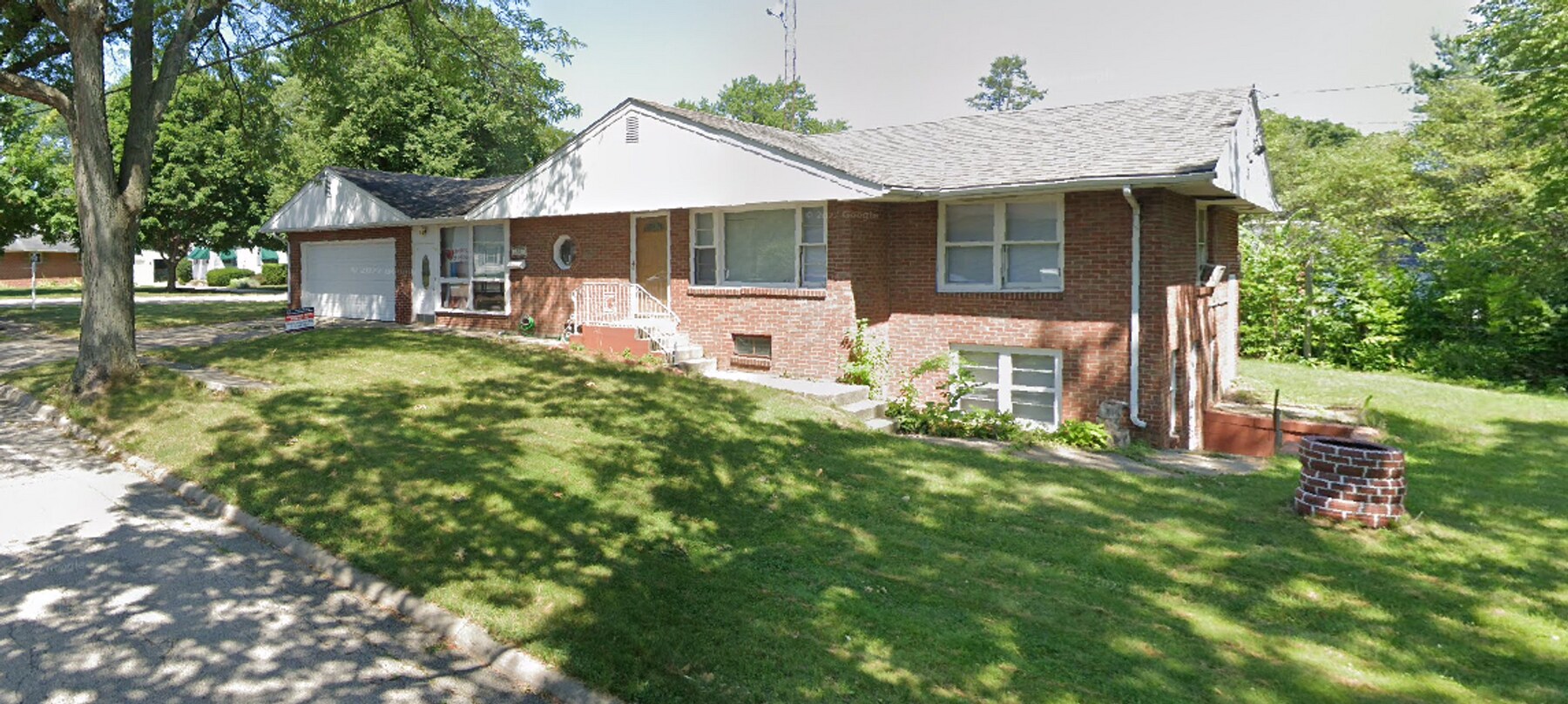 Large Ranch Style Home for Rent with Attac... - Large Ranch Style Home for Rent with Attac...