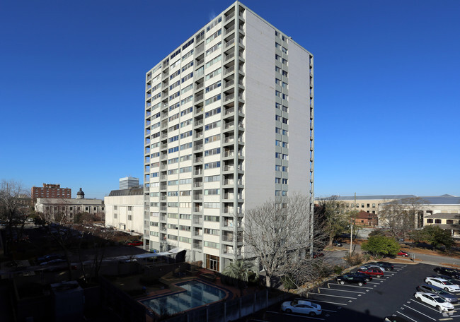 Senate Plaza - Senate Plaza Apartments