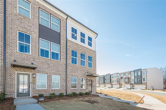 Photo - 1444 Creekside Cir NW