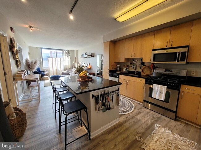 Building Photo - 440 L St NW Unit 912 Rental