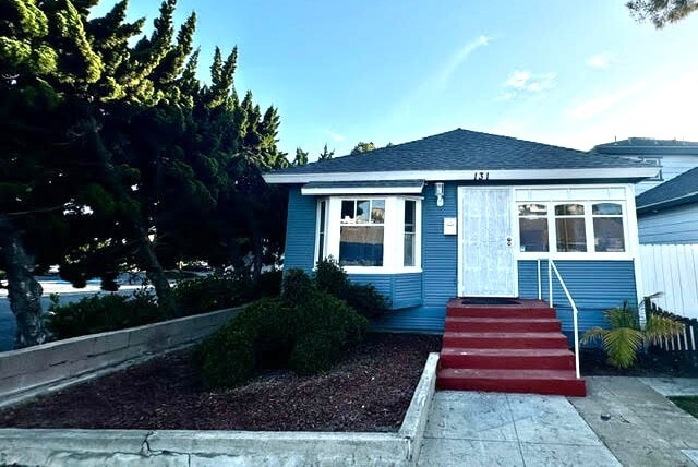 Building Photo - 131 N Pacific Coast Hwy