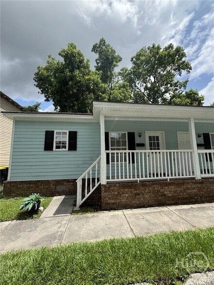 Building Photo - 1126 Collins St