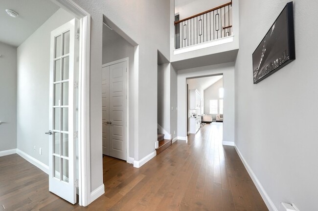 Photo - 929 Newcastle Dr