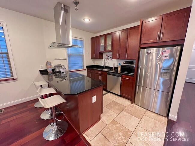 Photo - 3573 Warder St NW Unit #4