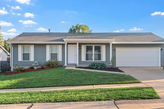 Building Photo - Luxury Remodeled 3Bed/2Bath w/ Finished Ba... Rental