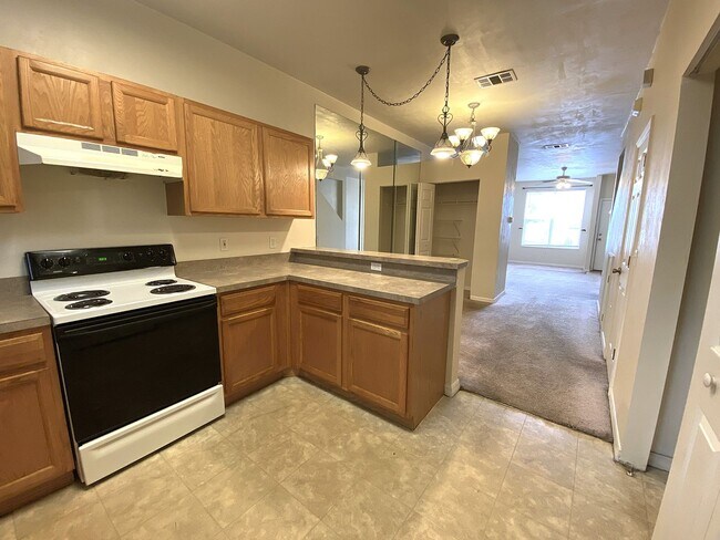 Photo - Kensington North #1608 - Pet Friendly!