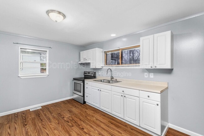 Photo - 8235 Albin Ave