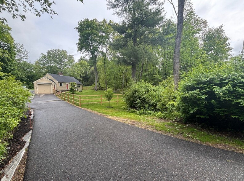 Photo - 64 Trapelo Rd (Lincoln, MA)