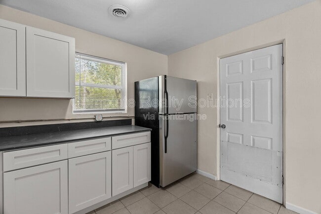 Photo - 10140 Earl Dr