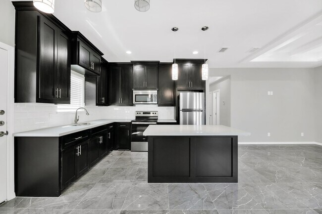 Photo - 4721 Magnolia Ave Unit 1