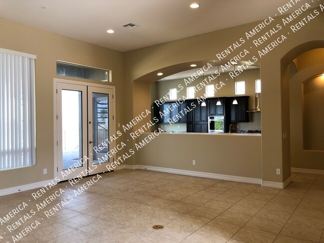 Photo - 2922 E Caldwell St