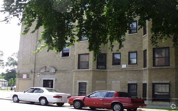 52 N Laramie Ave