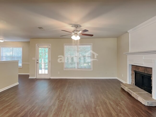 Photo - 241 Hunters Chase