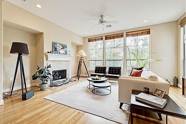 Photo - 5422 Lillian St