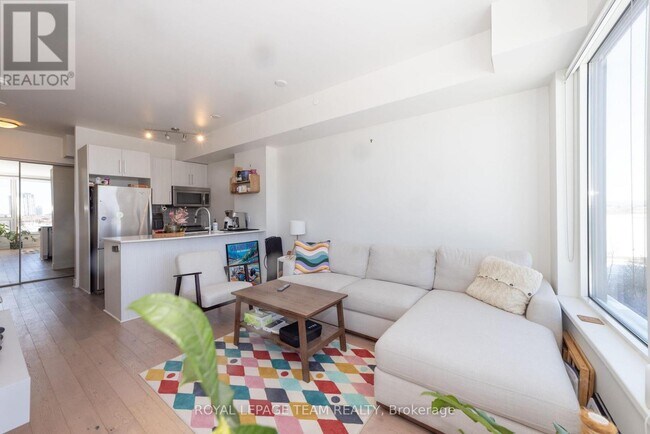 Photo - 485 Richmond Rd Unité 806