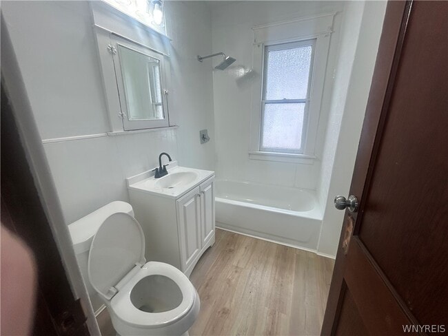 Photo - 411 Cambridge Ave