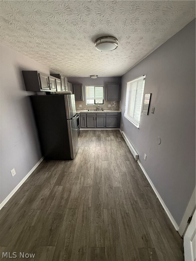 Photo - 658 Sumner St