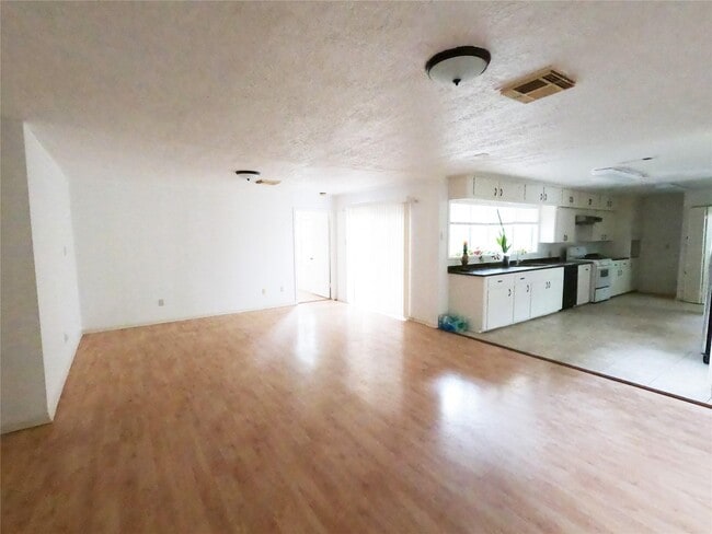 Photo - 5231 Beechnut St