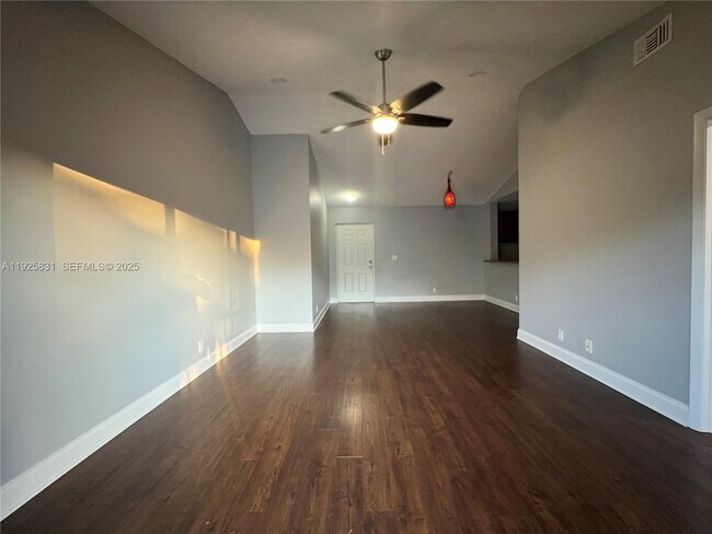 Photo - 501 Gardens Dr